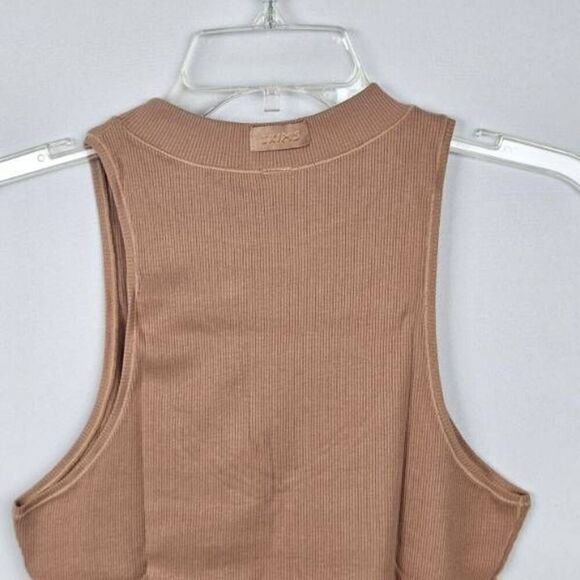 SKIMS RIBBED SLEEVELESS TANK TOP NWT - Picture 6 of 11